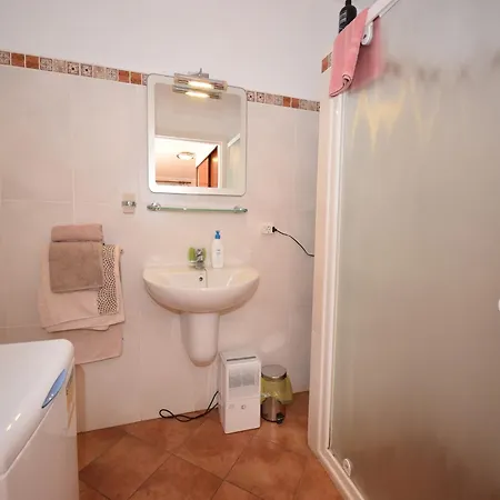 Mesa Del Mar Near Black Nyaraló